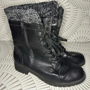 Black‎ boots